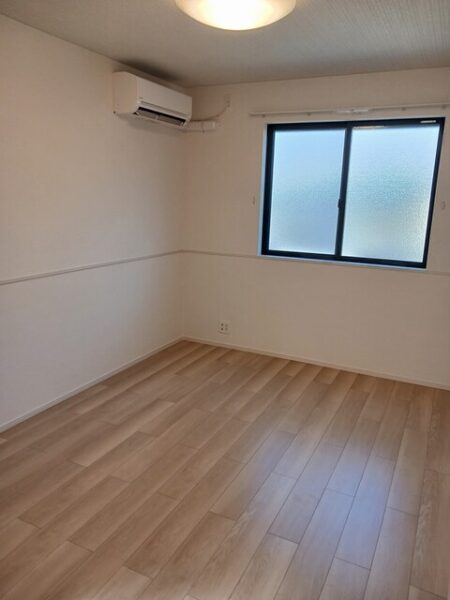 ストレリチア・・・102号室