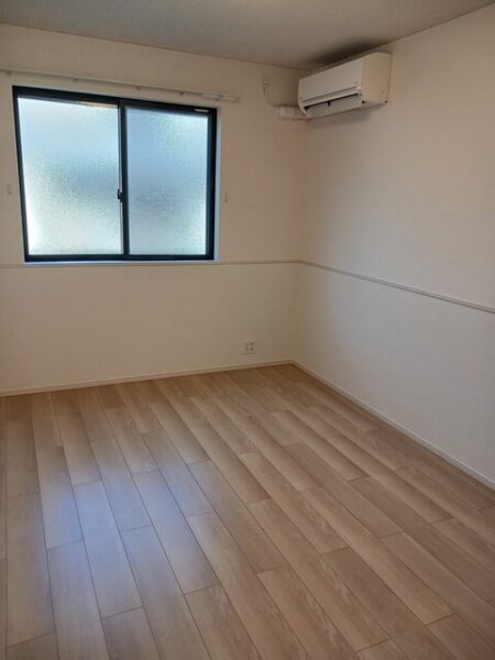 ストレリチア・・・103号室