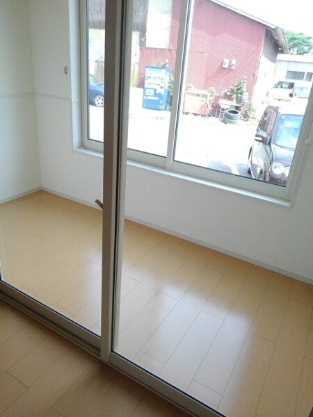 ゼファーしるく　2DK・・・102号