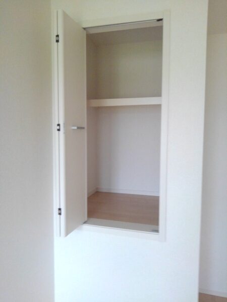 ゼファー川原崎　2LDK・・・203号室