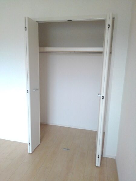 ゼファー川原崎　2LDK・・・203号室