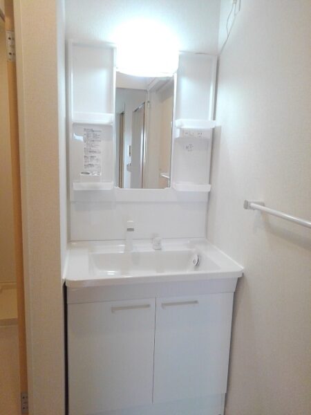 ゼファー川原崎　2LDK・・・203号室