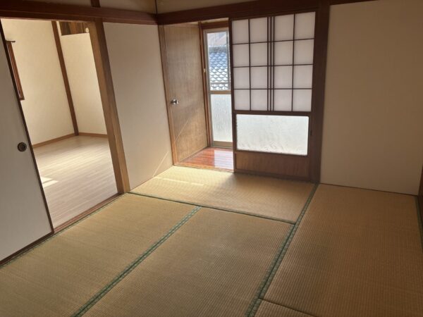 野地町4丁目貸家