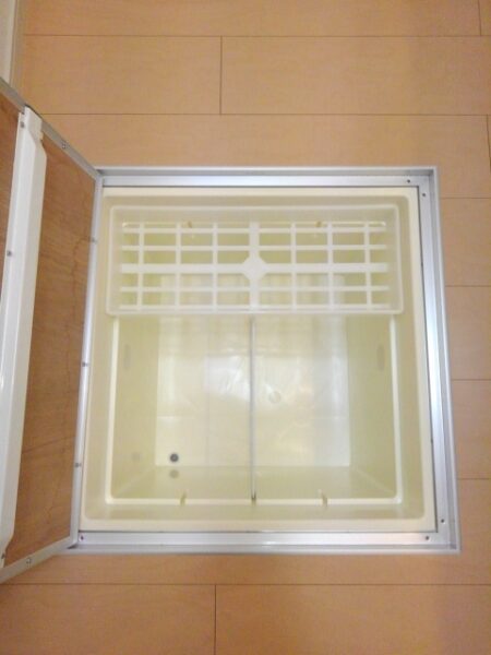 エレガンシア　1R・・・102号室