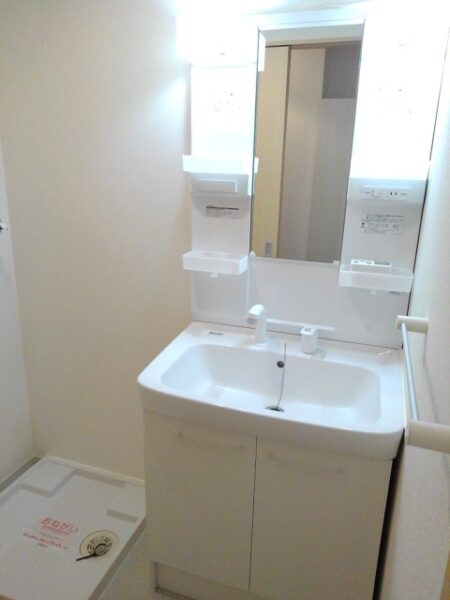 エレガンシア　1R・・・102号室