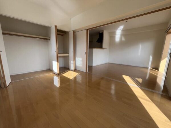 ロイヤルクレッセント  2LDK