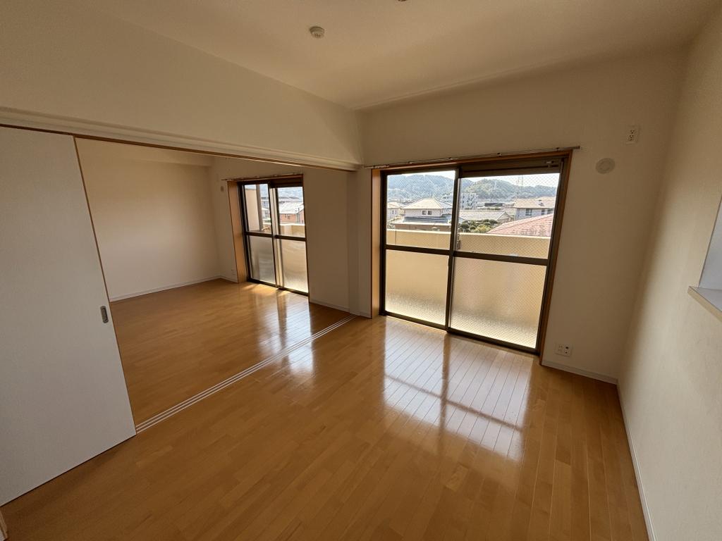 ロイヤルクレッセント 2LDK画像