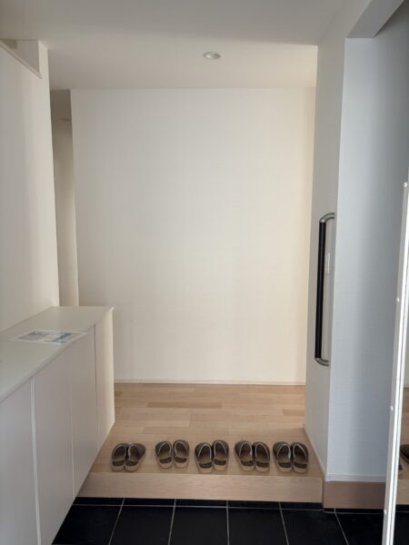 鶴ヶ丘  中古住宅  高台  築9年  4LDK  耐震等級3取得  太陽光発電付きオール電化仕様