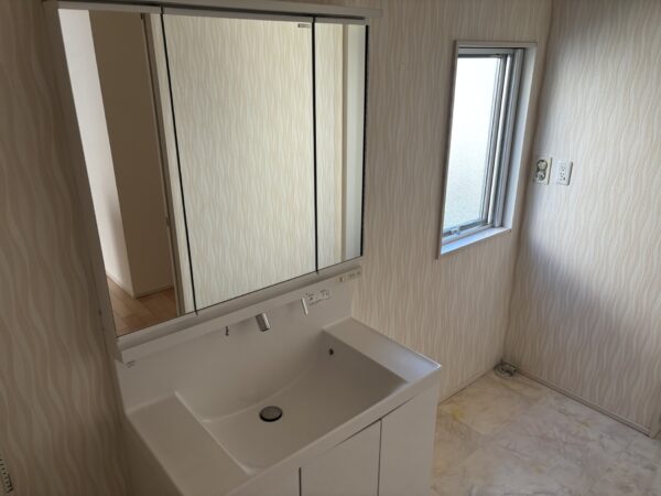 鶴ヶ丘  中古住宅  高台  築9年  4LDK  耐震等級3取得  太陽光発電付きオール電化仕様