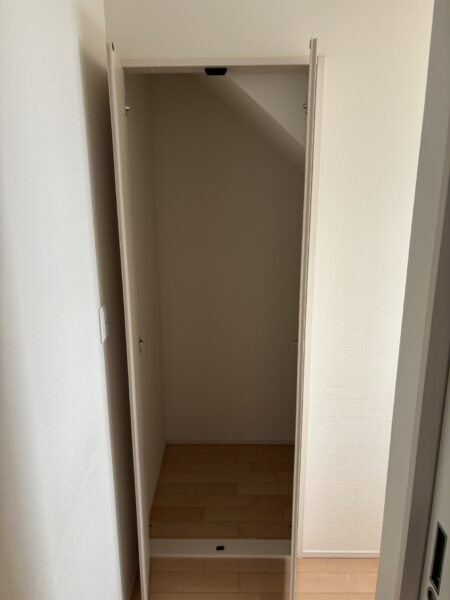 鶴ヶ丘  中古住宅  高台  築9年  4LDK  耐震等級3取得  太陽光発電付きオール電化仕様