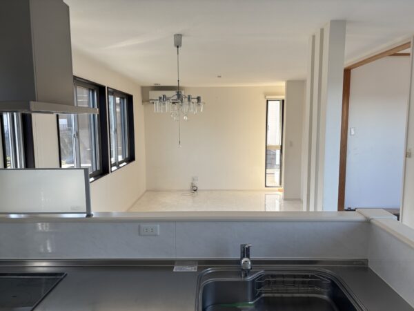 鶴ヶ丘  中古住宅  高台  築9年  4LDK  耐震等級3取得  太陽光発電付きオール電化仕様