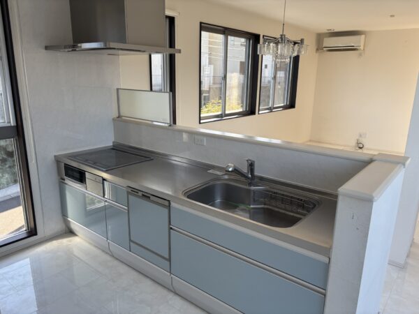 鶴ヶ丘  中古住宅  高台  築9年  4LDK  耐震等級3取得  太陽光発電付きオール電化仕様