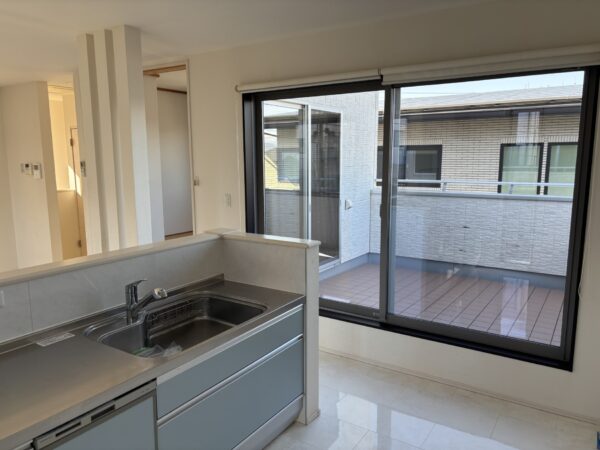 鶴ヶ丘  中古住宅  高台  築9年  4LDK  耐震等級3取得  太陽光発電付きオール電化仕様