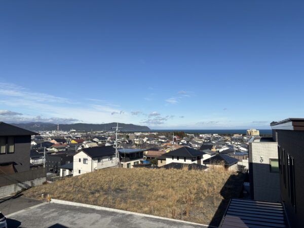 鶴ヶ丘  中古住宅  高台  築9年  4LDK  耐震等級3取得  太陽光発電付きオール電化仕様