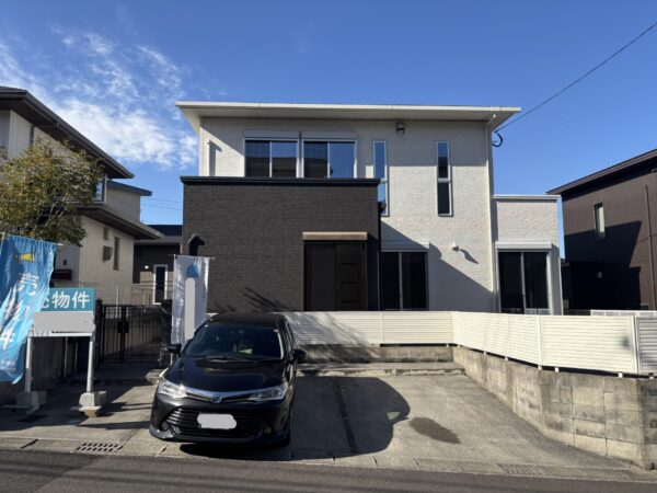 鶴ヶ丘  中古住宅  高台  築9年  4LDK  耐震等級3取得  太陽光発電付きオール電化仕様