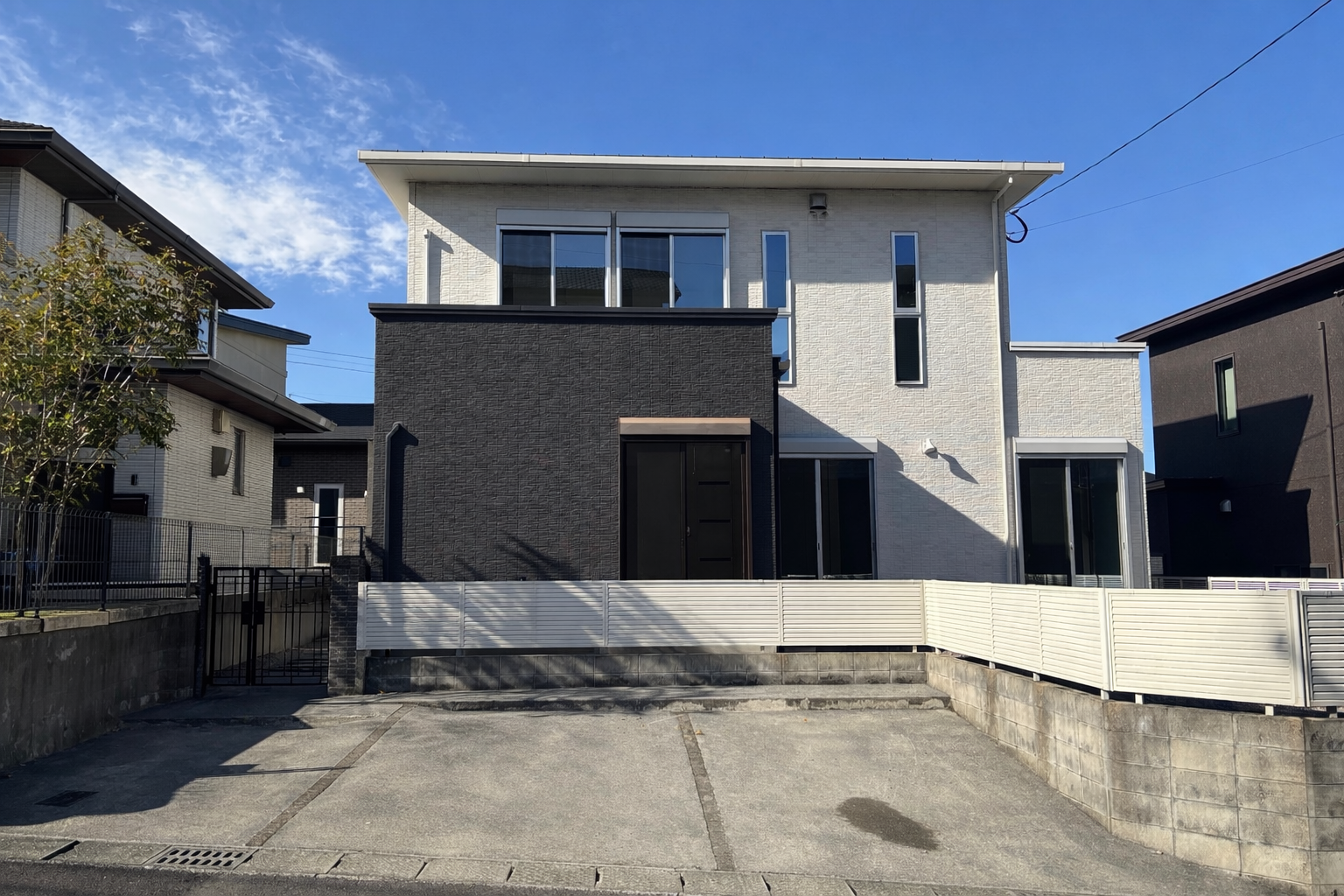 鶴ヶ丘  中古住宅  高台  築9年  4LDK  耐震等級3取得  太陽光発電付きオール電化仕様