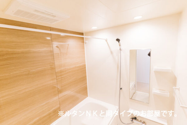 Ｒ/Ｂ  2LDK・・・203号室