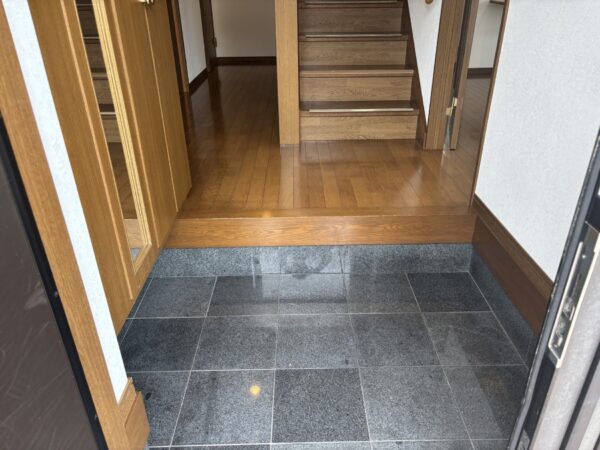 南一ヶ岡7丁目　中古住宅