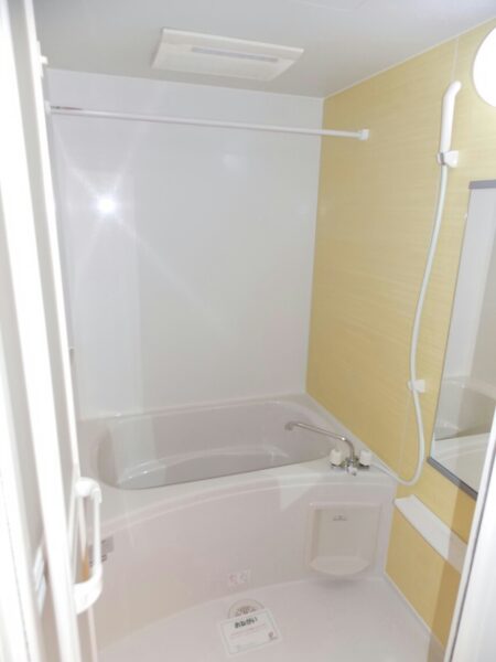 エアリー メイプル  2LDK・・・201号室