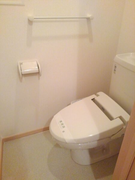 エアリー メイプル  2LDK・・・201号室