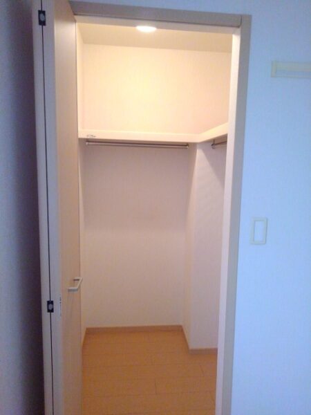 エアリー メイプル  2LDK・・・201号室