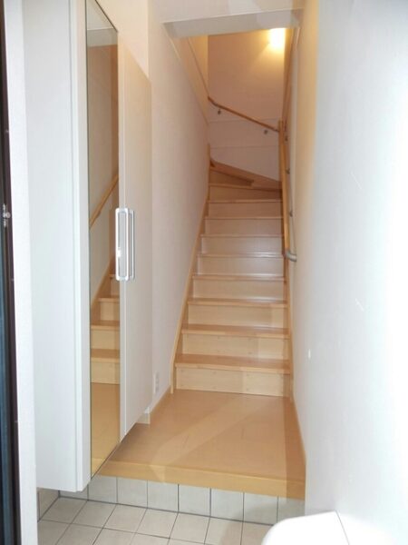 エアリー メイプル  2LDK・・・201号室