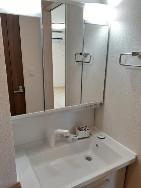 ゼファー川原崎Ⅱ　1LDK・・・104号室