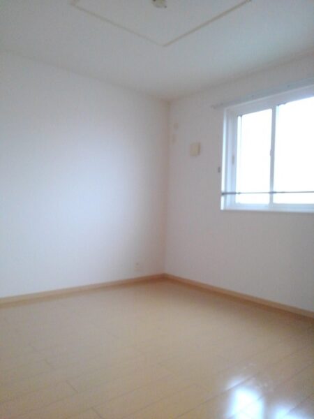 エアリー メイプル  2LDK・・・201号室