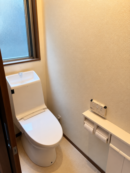 【値下げしました‼】富美山町　中古住宅 4LDK+WIC  過去に水害被害無し 駐車場最大6台　太陽光パネル搭載