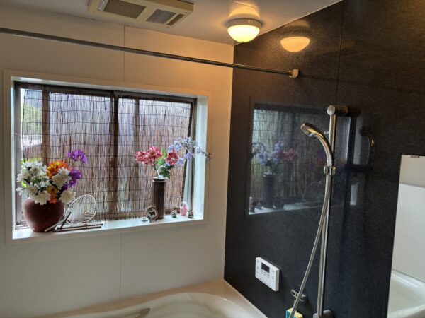 富美山町　中古住宅　4LDK+WIC　太陽光パネル付き　駐車場最大6台