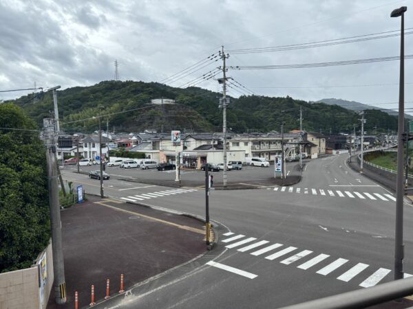 富美山町　中古住宅　4LDK+WIC　太陽光パネル付き　駐車場最大6台