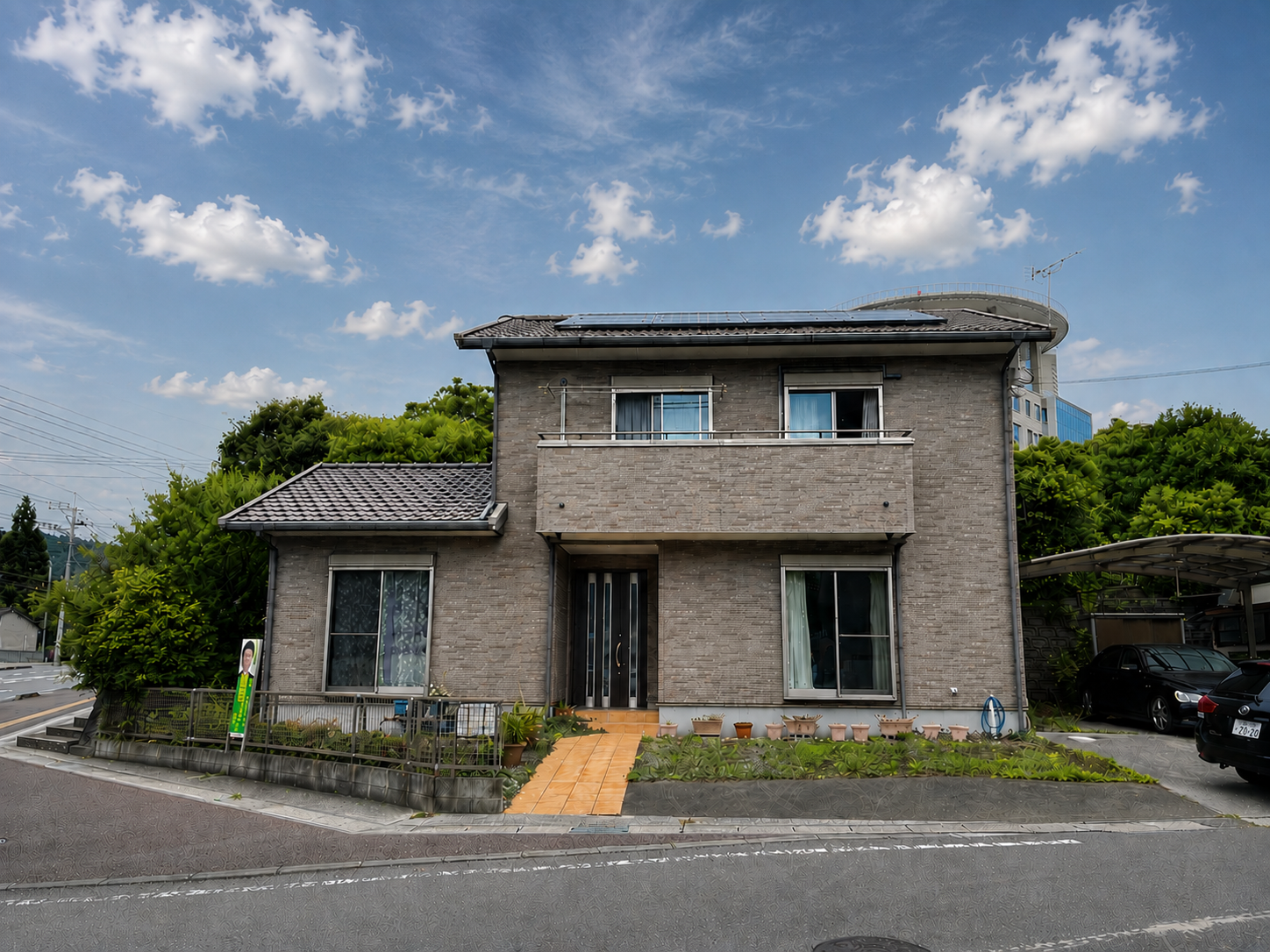 【値下げしました‼】富美山町　中古住宅 4LDK+WIC  過去に水害被害無し 駐車場最大6台　太陽光パネル搭載画像