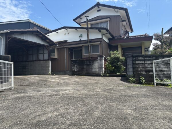 大貫町6丁目　土地　現状渡し　中古住宅としても可　約120坪